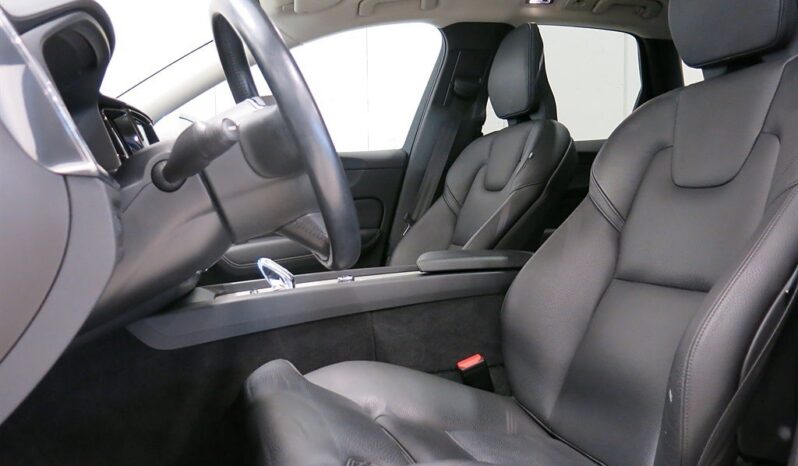 
								2022 Volvo XC60 T6 AWD PHEV B 340hp Leather Panorama full									