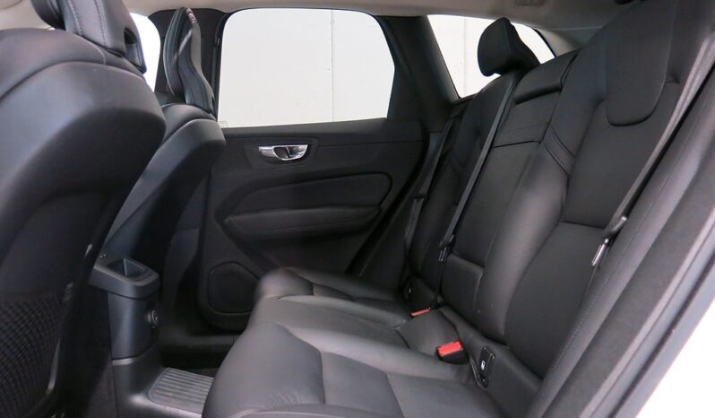 
								2022 Volvo XC60 T6 AWD PHEV B 340hp Leather Panorama full									
