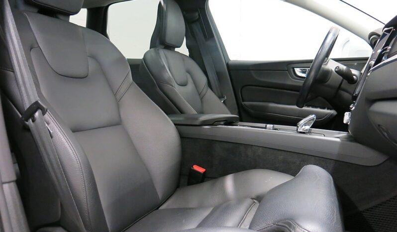 
								2022 Volvo XC60 T6 AWD PHEV B 340hp Leather Panorama full									