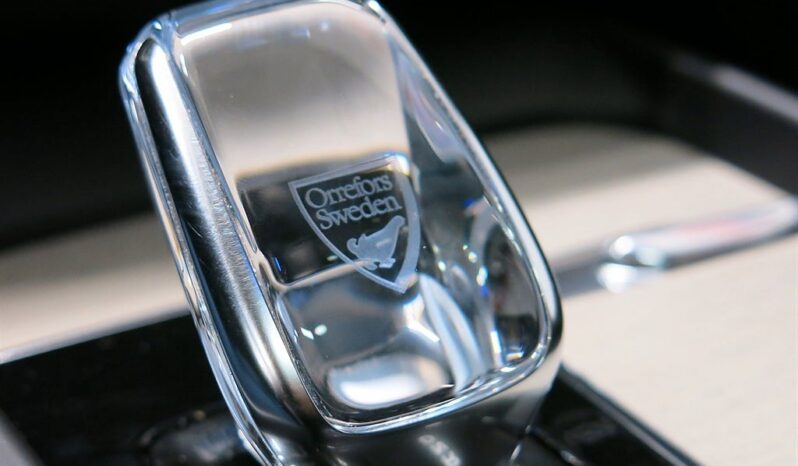 
								2022 Volvo XC60 T6 AWD PHEV B 340hp Leather Panorama full									