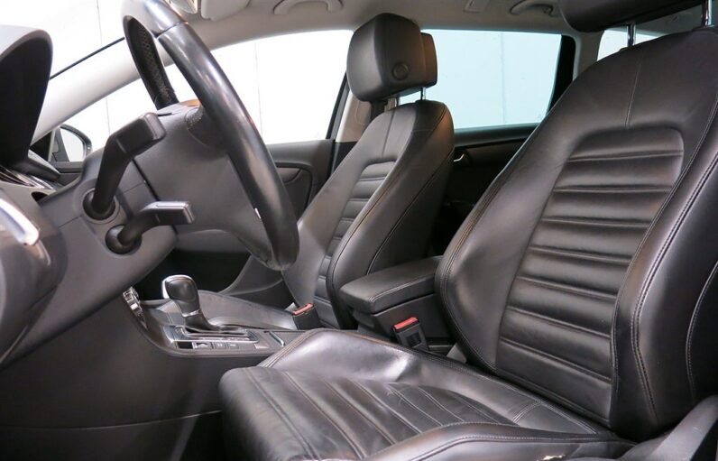 
								2014 Volkswagen Passat 2.0 TDI 170hp DSG Leather full									